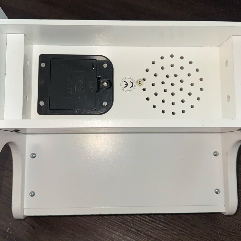 Janod Confetti my first electronic Piano 11.4 inch Tall (item has a crack) - Picture 9 of 10